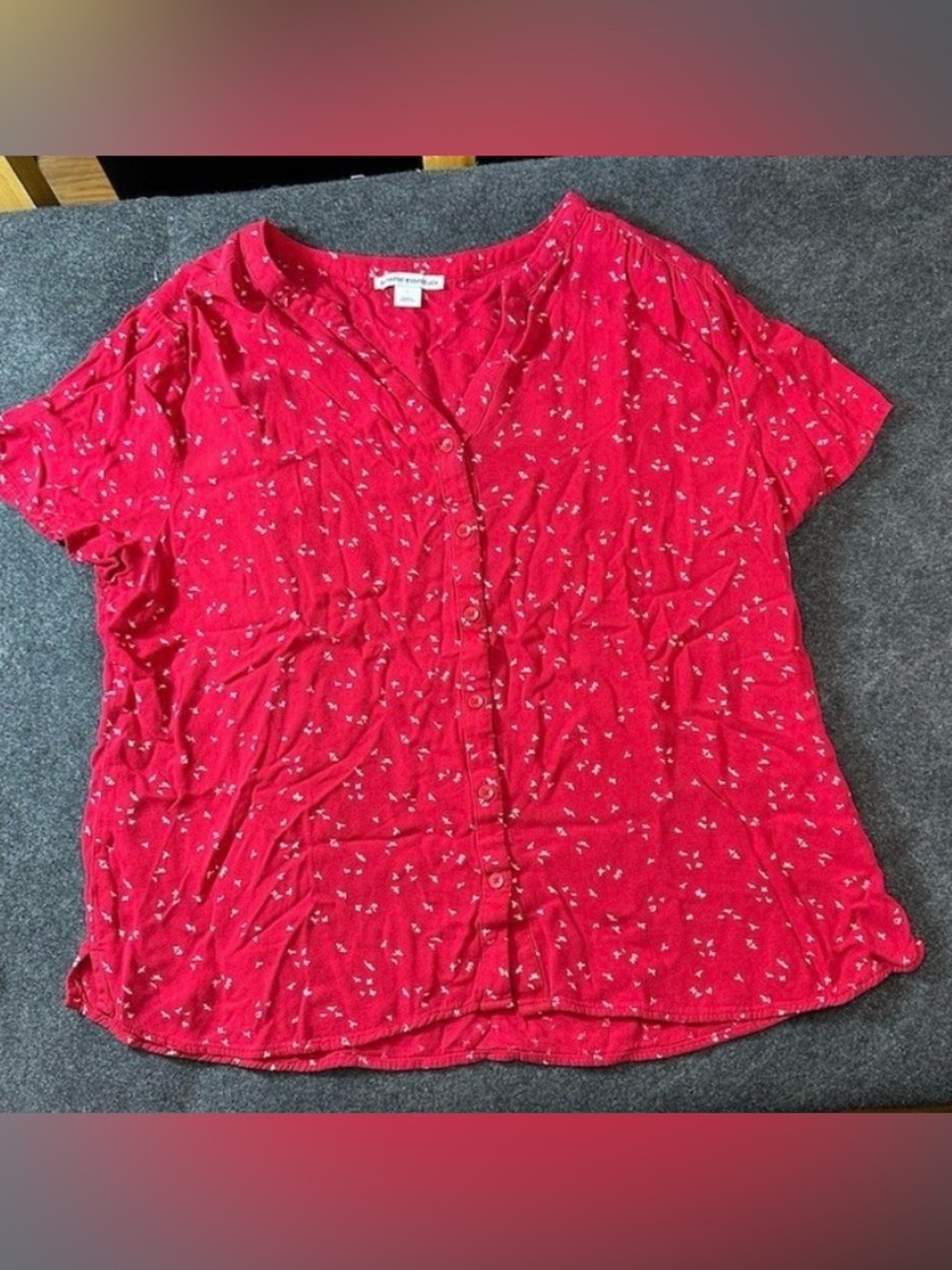 Amazon Essentials Blouse Womens Size L Red Ditsy Floral Button Front Top